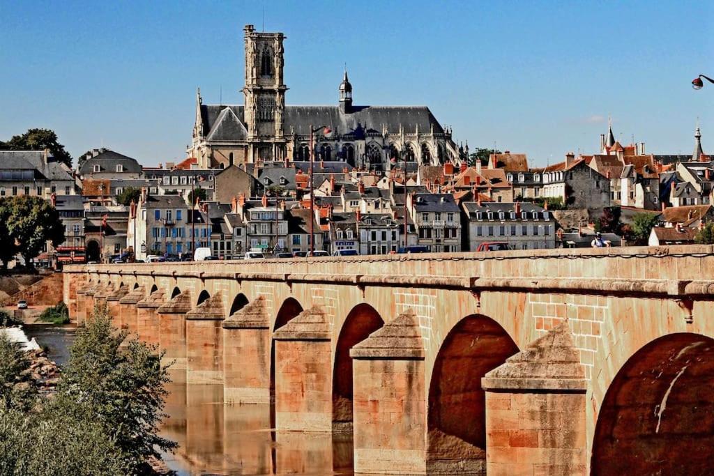 Nevers, Appartement De Standing Proche De La Gare Luaran gambar