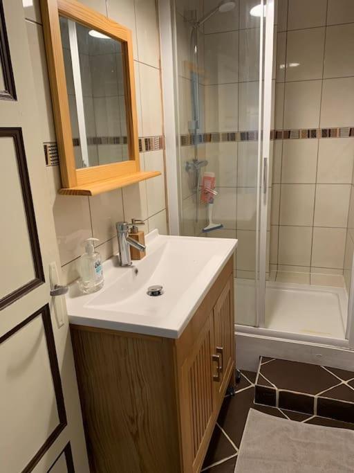 Nevers, Appartement De Standing Proche De La Gare Luaran gambar